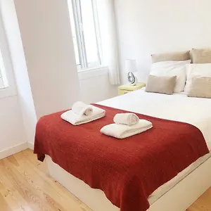 lisbon-central-apartment-with-terrace.hotels-lisbon-portugal.com/